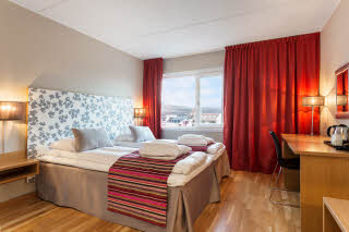 Urheberrecht: Haakon Brox Scandic Kirkenes, Kirkenes, junior suite, bed